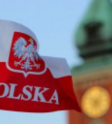 Польща все ще розглядає питання затвердження стелі цін на російську нафту - ЗМІ