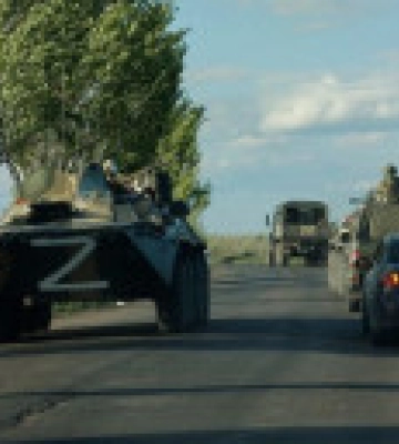 Под Мариуполем фиксируют движение колонны техники россиян