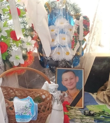 До оселі не вистачило кількох метрів. Мати загиблого від російських обстрілів білопільчанина розказала про сина