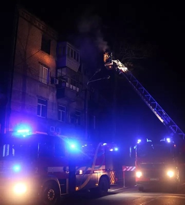 У Дніпрі у пожежі на В’ячеслава Липинського загинула жінка: фото, відео