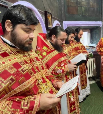 Глава Черновецкий УПЦ МП после обысков сбежал из Украины: фото