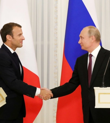 &quot;Я поговорю с Путиным&quot;: Макрон считает, что у РФ должны быть &quot;гарантии безопасности&quot; в Европе