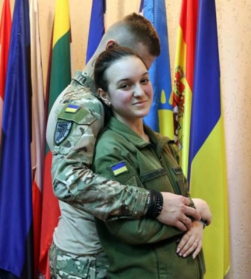 Приїхав зі сходу на декілька днів: розвідник 93-ї бригади з Дніпропетровщини побрався з коханою