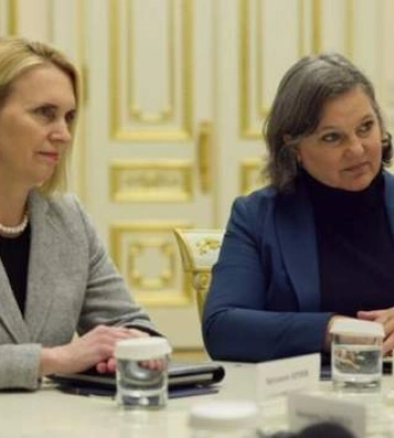 Нуланд у Києві запевнила у підтримці США та пообіцяла дещо передати Байдену