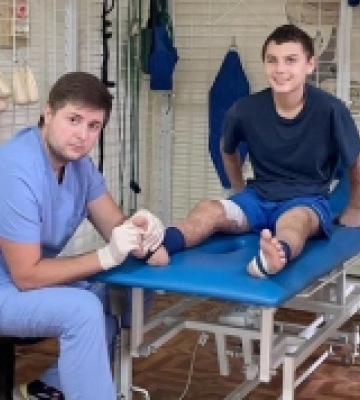 Львівські хірурги врятували хлопчика з Бахмута, в якого осколок спровокував інфаркт мозку
