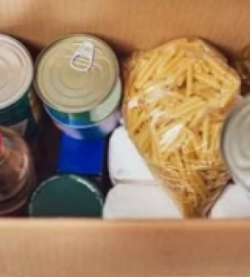 У громаді на Дубенщині збирають продукти довготривалого зберігання для жителів Херсонщини