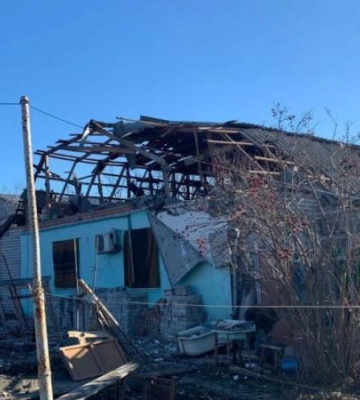 Окупанти за добу обстріляли чотири громади на Дніпропетровщині: фото наслідків атак