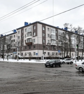 В Запорожье отстроили пятиэтажку, целый подъезд которой уничтожила российская ракета в октябре 2022 года — фото