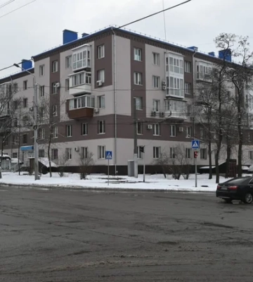 В Запорожье отстроили пятиэтажку, целый подъезд которой уничтожила российская ракета в октябре 2022 года — фото