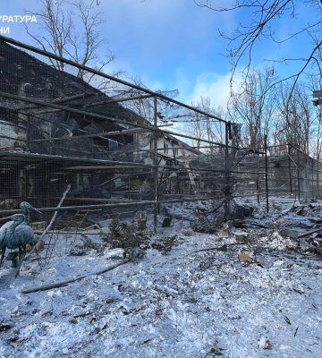 Російська “молнія” влучила у багатоповерхівку у Херсоні