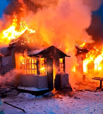 В Черкасской области газовый баллон взорвался накануне Нового года, огонь уничтожил дом
