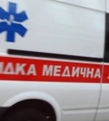 Російський дрон атакував бригаду «швидкої» у Херсоні — поранено водія