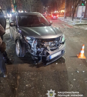 У Черкасах в день Нового року сталася ДТП, є травмовані (ФОТО)