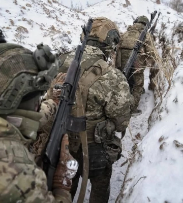 Большинство украинцев готовы терпеть войну, но против вывода ВСУ с Донбасса, — КМИС