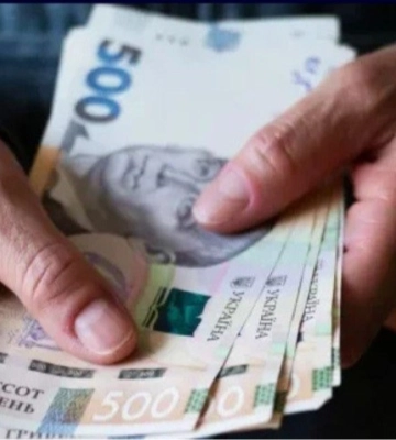 Фейковые работники СБУ выманили полтора миллиона у пенсионерки в Киеве
