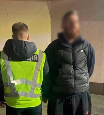 Назвались "сотрудниками СБУ" и должны были проверить деньги на причастность к РФ: в Киеве мошенники выманили у пенсионерки 1,4 млн грн