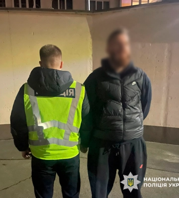 Назвались "сотрудниками СБУ" и должны были проверить деньги на причастность к РФ: в Киеве мошенники выманили у пенсионерки 1,4 млн грн