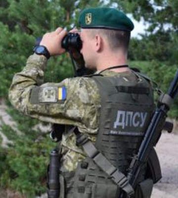 Прикордонники викрили канал незаконного переправлення чоловіків за кордон із Херсонщини