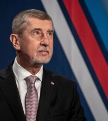 Прем’єр Чехії виступив проти фінансових гарантій для України