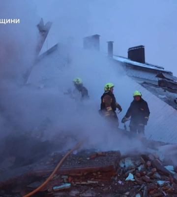 Росія завдала ракетного удару по житловому району Харкова