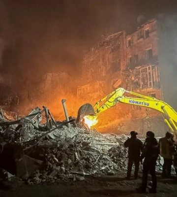 У Харкові під завалами зруйнованого будинку знайшли тіло дитини