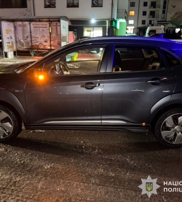 На Львівщині автомобіль Hyundai Kona у селі Зимна Вода скоїв наїзд на людину