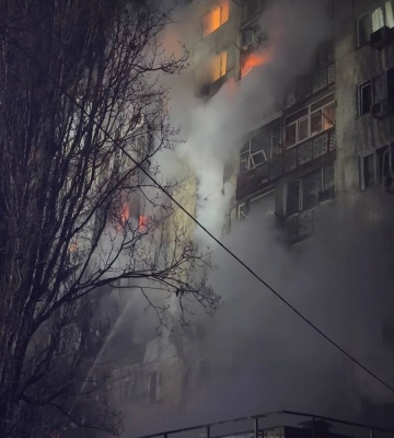 Нічна атака на Одесу 31 грудня: є потрапляння в житловий будинок і поранені діти, - ФОТО