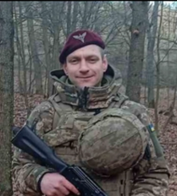 У Кременчуці попрощаються з полеглим Захисником Миколою Срібним