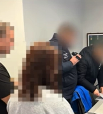 Полицейского подозревают в присвоении 2,7 млн грн помощи семье погибшей защитницы «Азовстали»