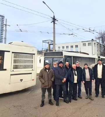 Кропивницький тимчасово передав Одесі 10 автобусів