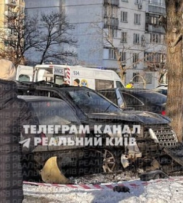 В Киеве на Оболони взорвался автомобиль: есть пострадавшие