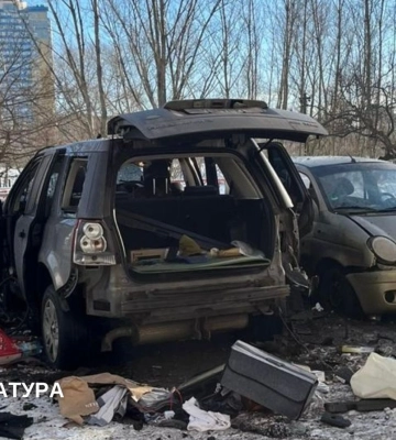 В Киеве на Оболони взорвался автомобиль — есть пострадавшие