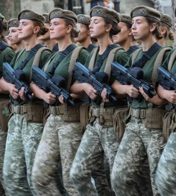 Стало відомо, як зросла кількість офіцерок у ЗСУ за останні два роки