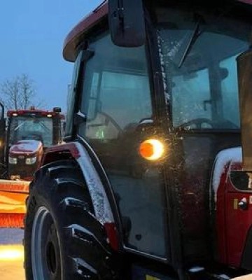 Через ожеледицю комунальна техніка у Полтаві працює у посиленому режимі