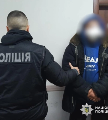 В Одесі обрано запобіжний захід піроману, який підпалив 10 контейнерів для сміття. ФОТО