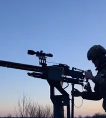 Через падіння уламків на Полтавщині пошкоджено будівлю та склад