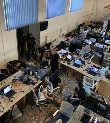 Працювали під виглядом міжнародних фінансових компаній: ліквідовано 27 шахрайських кол-центрів у Києві та Одесі