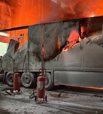 Згоріли посилки на 2,3 млн грн: уламки дрона впали біля термінала "Нової пошти"