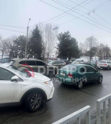 В Днепре на Сичеславской Набережной перекрыли движение: изменения в маршрутах общественного транспорта
