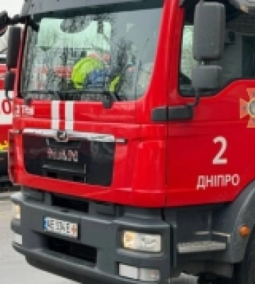 Війська РФ атакували завод у Дніпрі, на вулиці міста вилилося 300 тонн олії