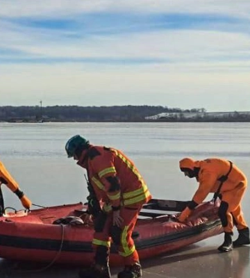 Провалився під кригу під час риболовлі: у Львівському районі загинув чоловік