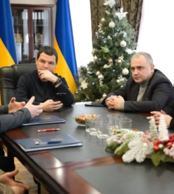 На Закарпатті розвивають професійну освіту: підписано нові контракти з керівниками коледжів Сваляви та Хуста