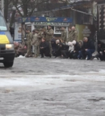 У Первомайську провели в останню путь молодшого сержанта Євгена Єскіна