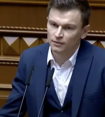 Нардеп Дмитро Костюк отримав від матері подарунок на 6 млн грн і купив квартиру в Києві