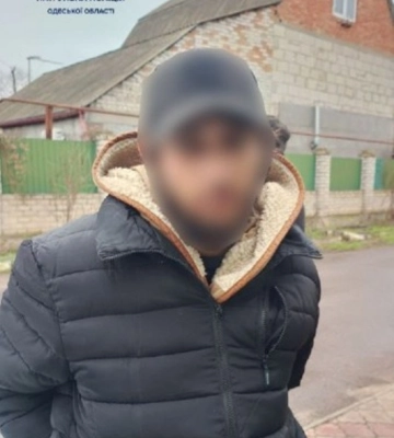 В Одесі чоловік проник на територію приватного домоволодіння, щоб викрасти мопед