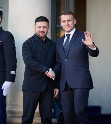 Зеленский провел встречу с Макроном в Париже