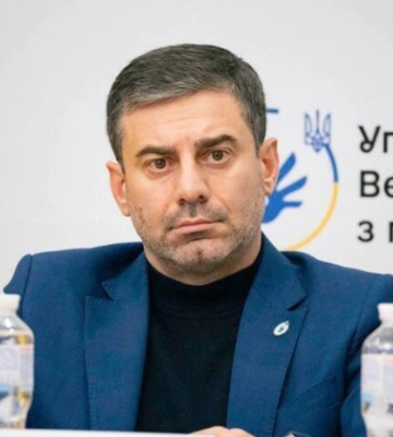 Били та душили подушкою: у лікарні Житомира катували неповнолітню дівчину