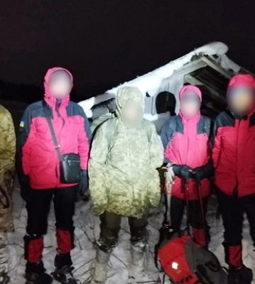 На границе с Румынией спасли уклониста, который 5 суток блуждал по Карпатах