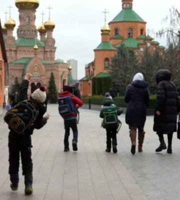 «Слідство.Інфо»: у підпільній школі при монастирі УПЦ МП у Києві діти вчаться за радянською програмою