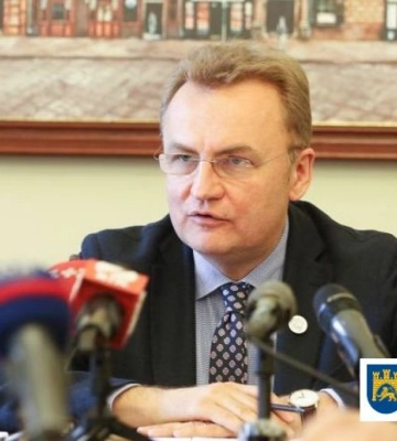 У Львові знеструмили лікарні та електротранспорт – Садовий